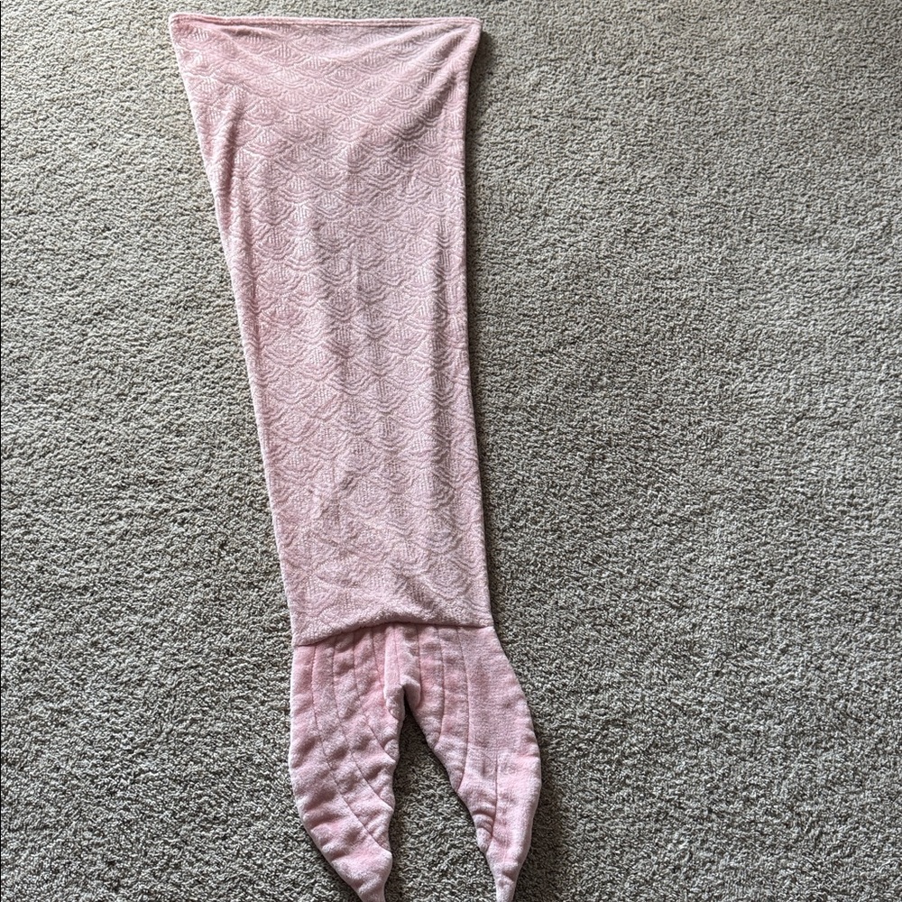 Pink Mermaid Tail Blanket